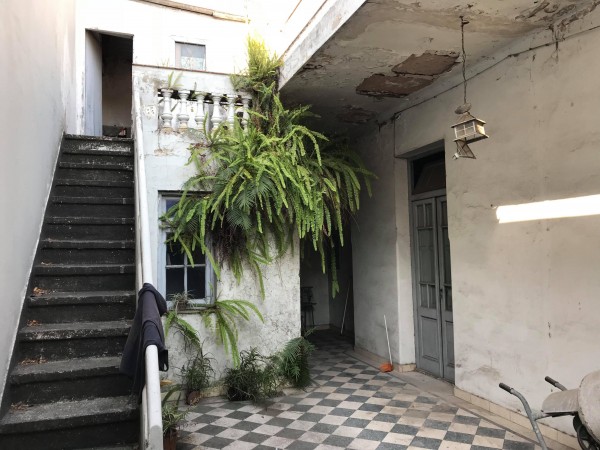 Bruix 4500. Casa 3 ambientes a refaccionar.