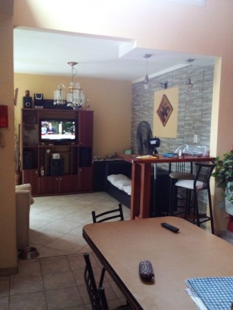 Tonelero 7100. Piso 3 ambientes.