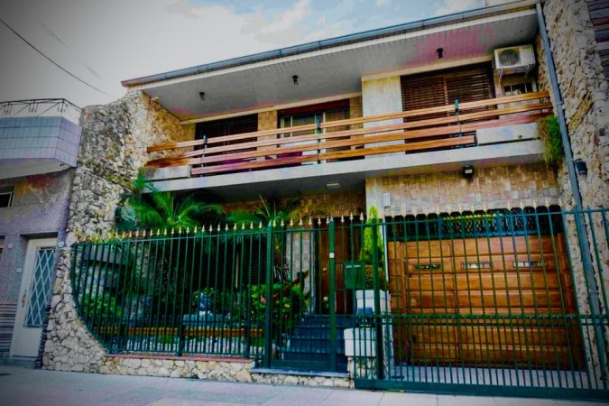 Caaguazú 7300. Chalet 4 ambientes.