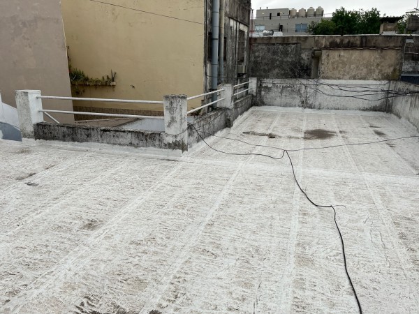 Pilar 600. Galpon losa + Depto 4 ambientes.