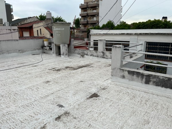 Pilar 600. Galpon losa + Depto 4 ambientes.