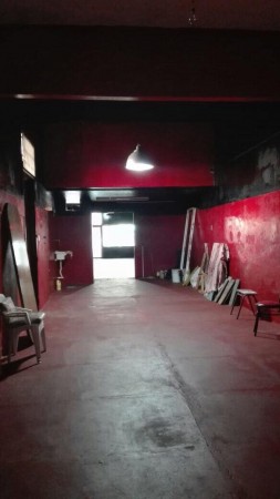 Av. de los Corrales 6700. Local y vivienda.