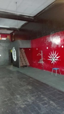 Av. de los Corrales 6700. Local y vivienda.