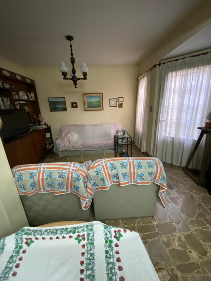 Tonelero 7400. Casa multifamiliar. 