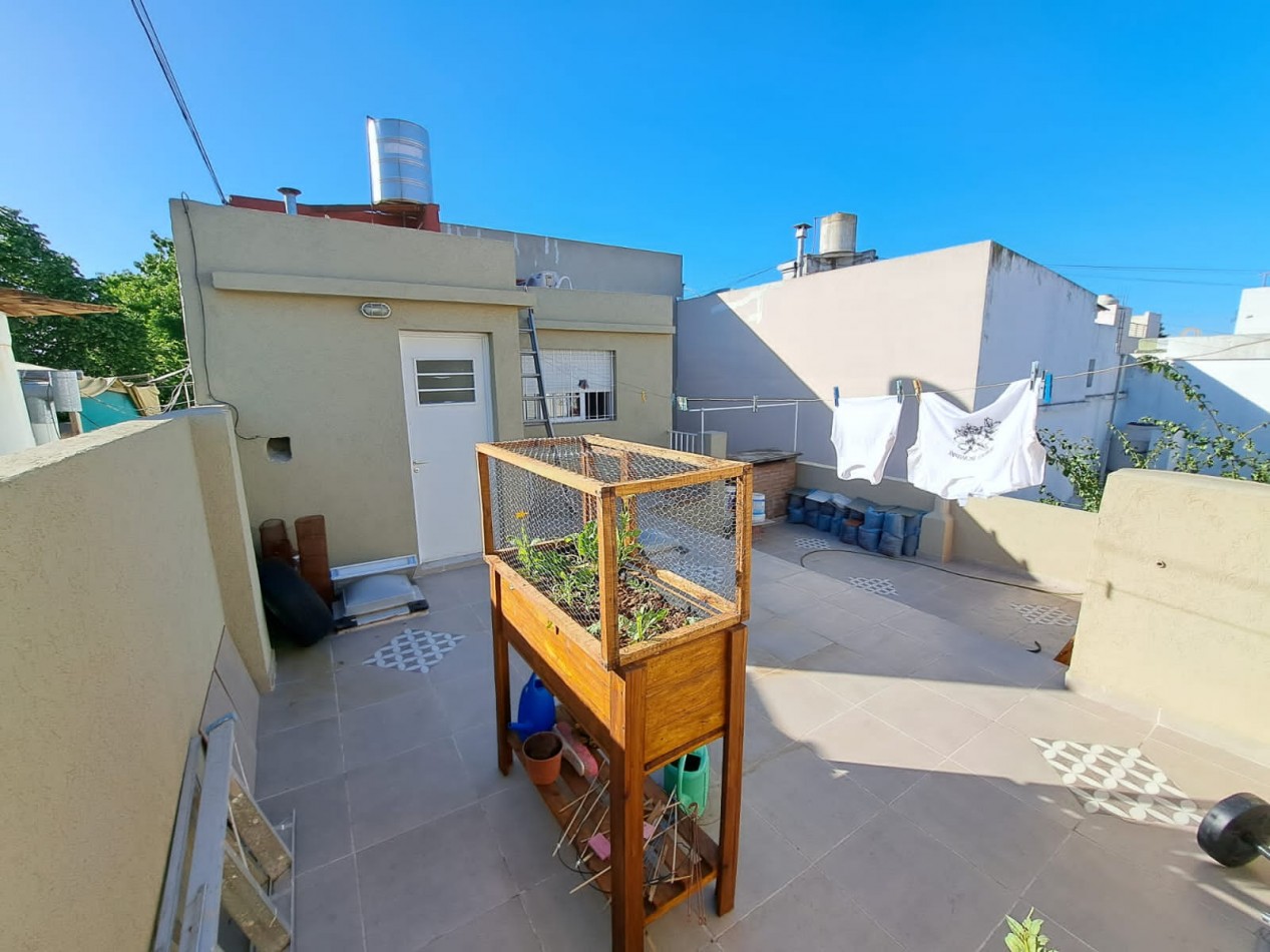 Tonelero 7400. Casa multifamiliar. 