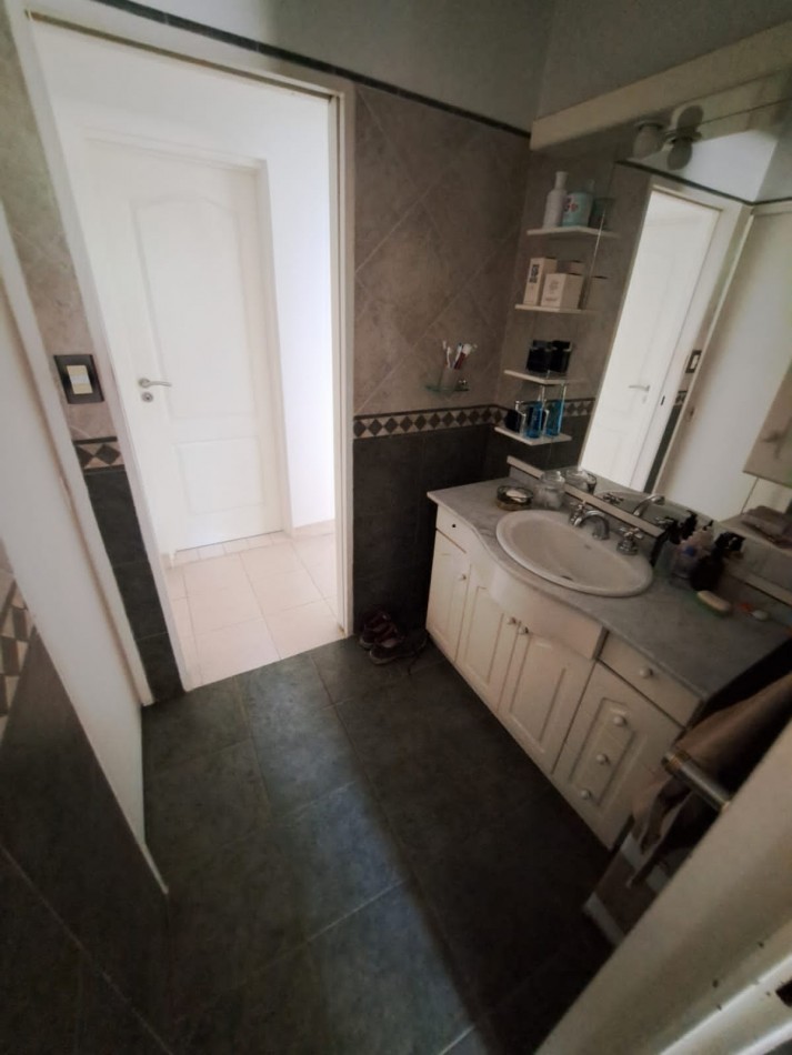 Tonelero 7400. Casa multifamiliar. 