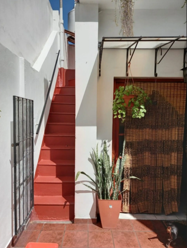 Acassuso 6600. PH 2 ambientes.