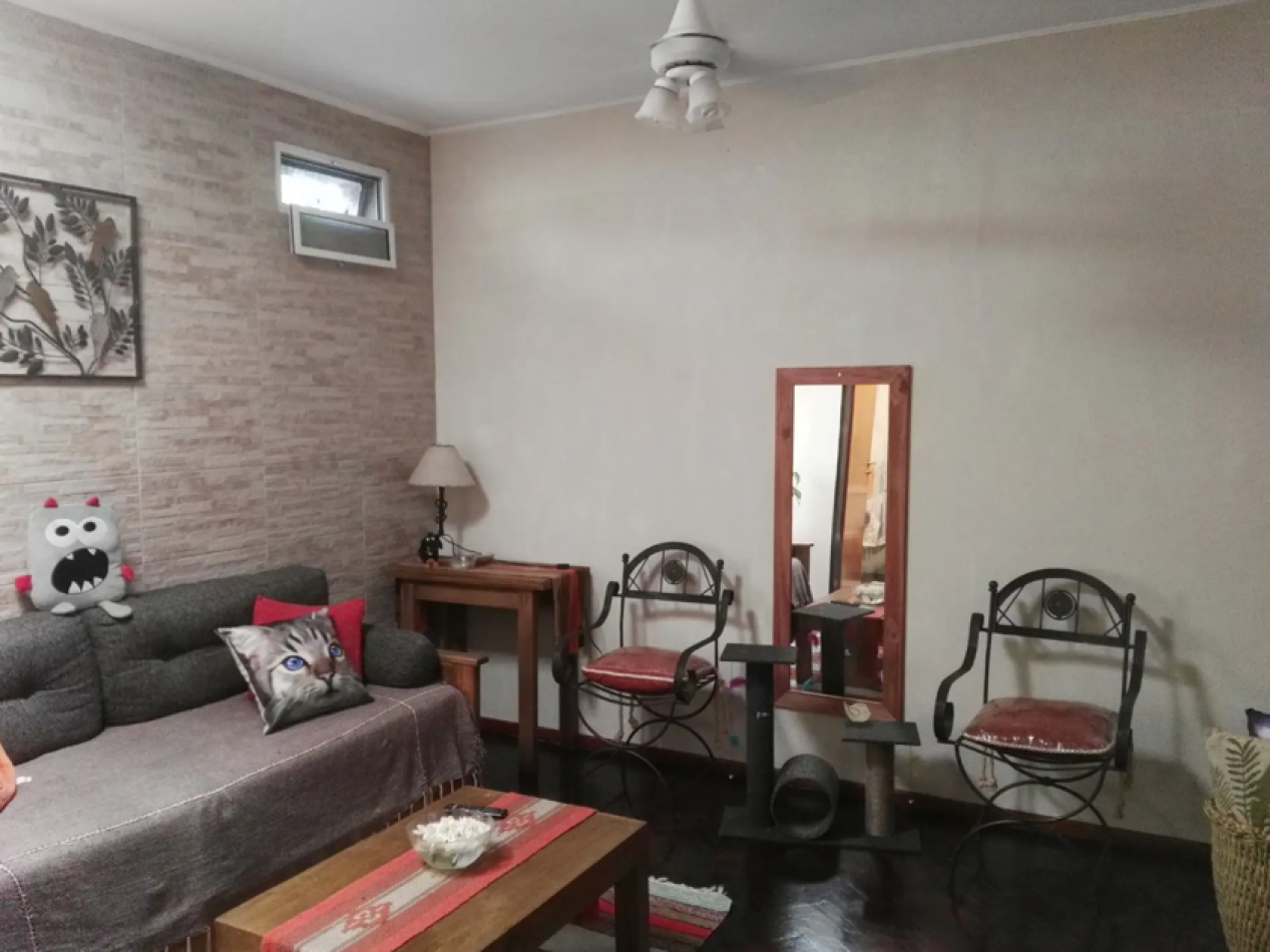 Acassuso 6600. PH 2 ambientes.