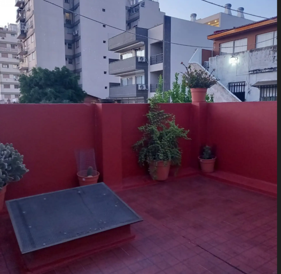 Acassuso 6600. PH 2 ambientes.