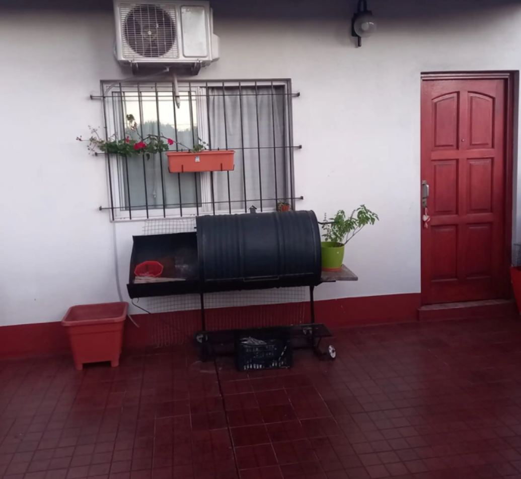 Acassuso 6600. PH 2 ambientes.