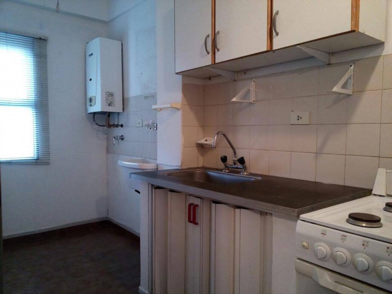 Escalada 4200. Departamento 3 ambientes planta baja con cochera.