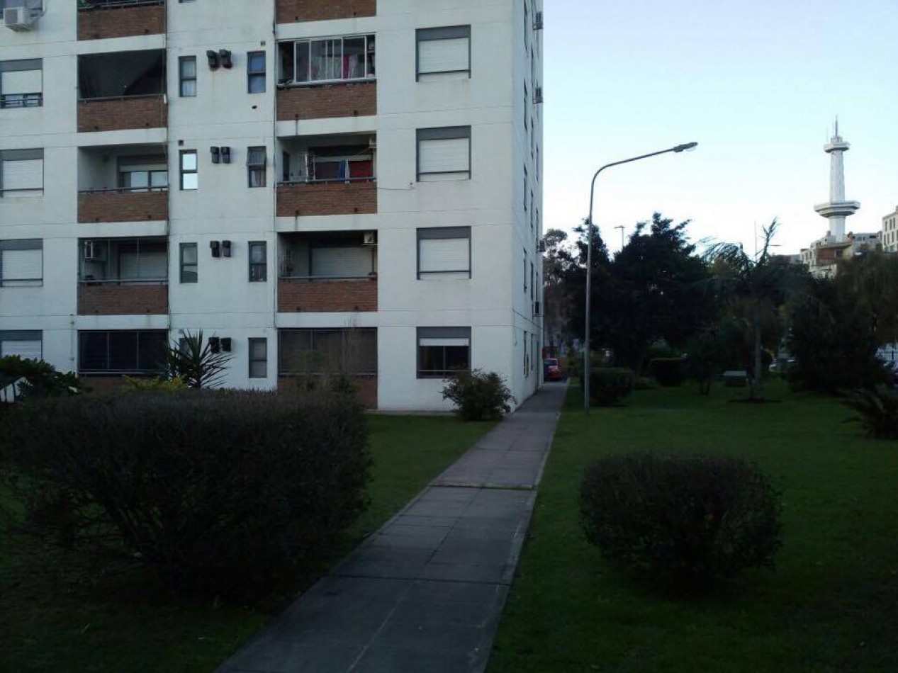 Escalada 4200. Departamento 3 ambientes planta baja con cochera.