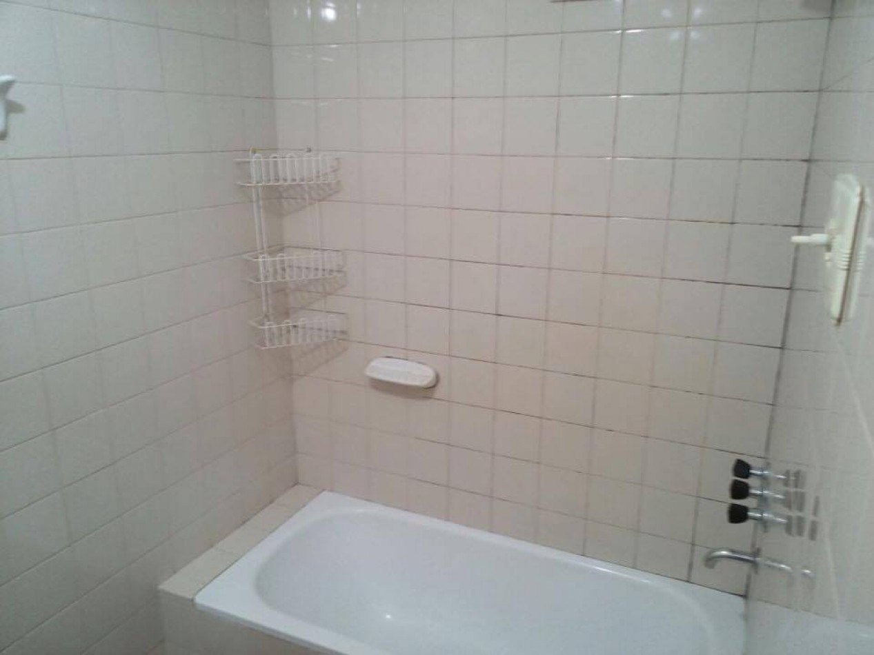 Escalada 4200. Departamento 3 ambientes planta baja con cochera.