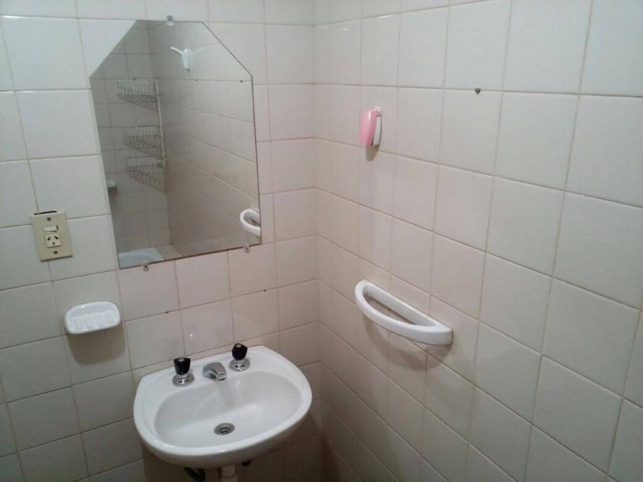 Escalada 4200. Departamento 3 ambientes planta baja con cochera.