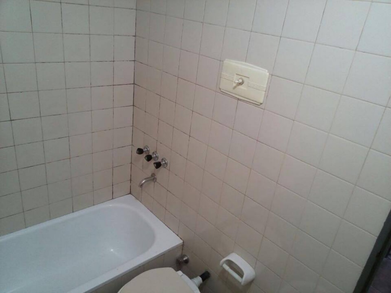 Escalada 4200. Departamento 3 ambientes planta baja con cochera.