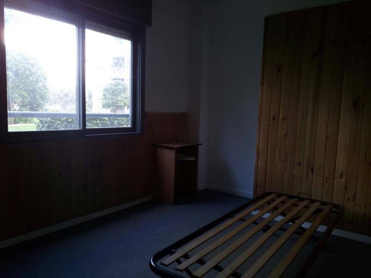 Escalada 4200. Departamento 3 ambientes planta baja con cochera.