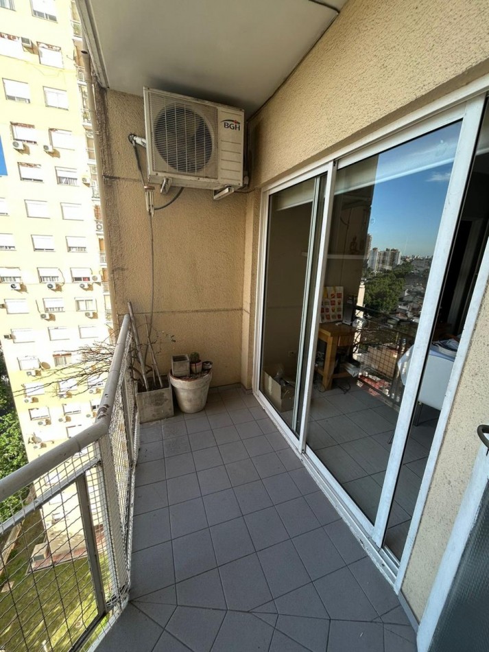 Manuel Artigas 5100. Departamento 2 ambientes con balcon.