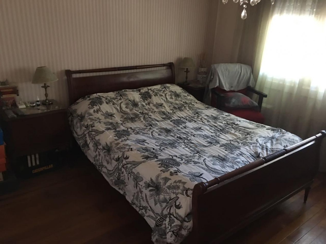 Jose Leon Suarez 500. Casa 5 ambientes, ex municipal.