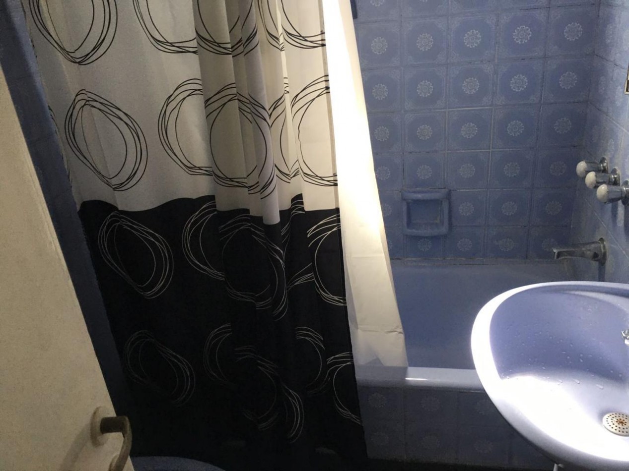 Jose Leon Suarez 500. Casa 5 ambientes, ex municipal.