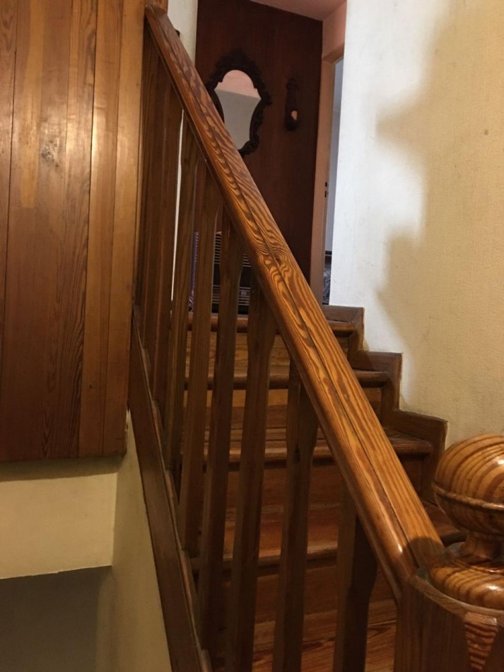 Jose Leon Suarez 500. Casa 5 ambientes, ex municipal.