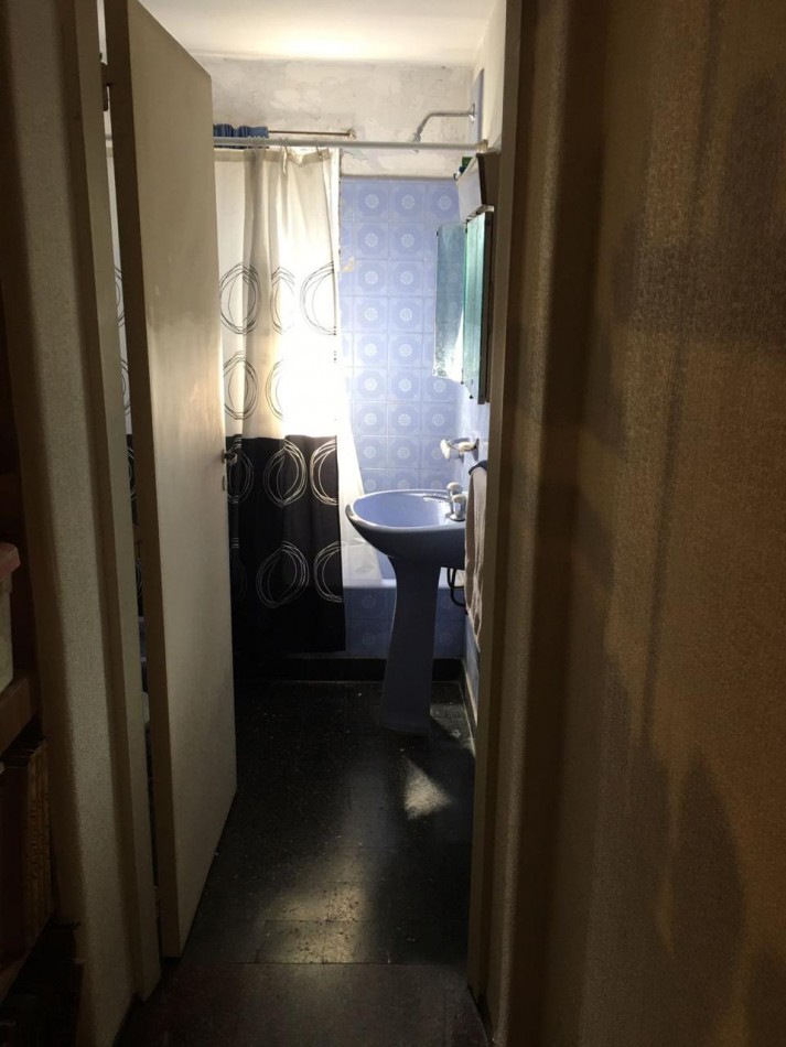 Jose Leon Suarez 500. Casa 5 ambientes, ex municipal.