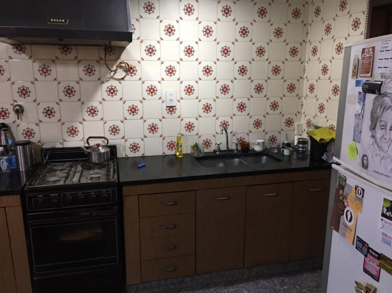 Jose Leon Suarez 500. Casa 5 ambientes, ex municipal.