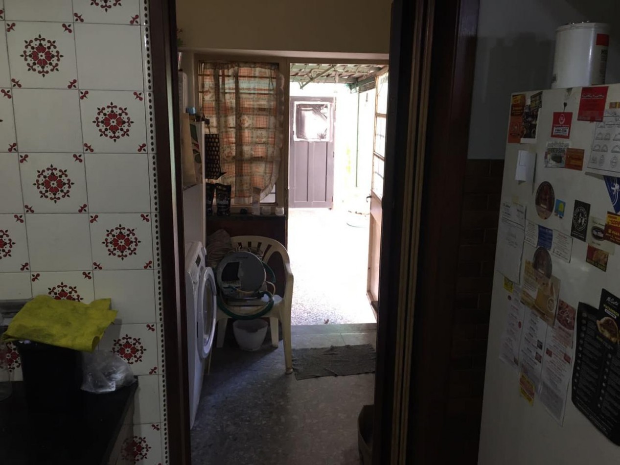 Jose Leon Suarez 500. Casa 5 ambientes, ex municipal.