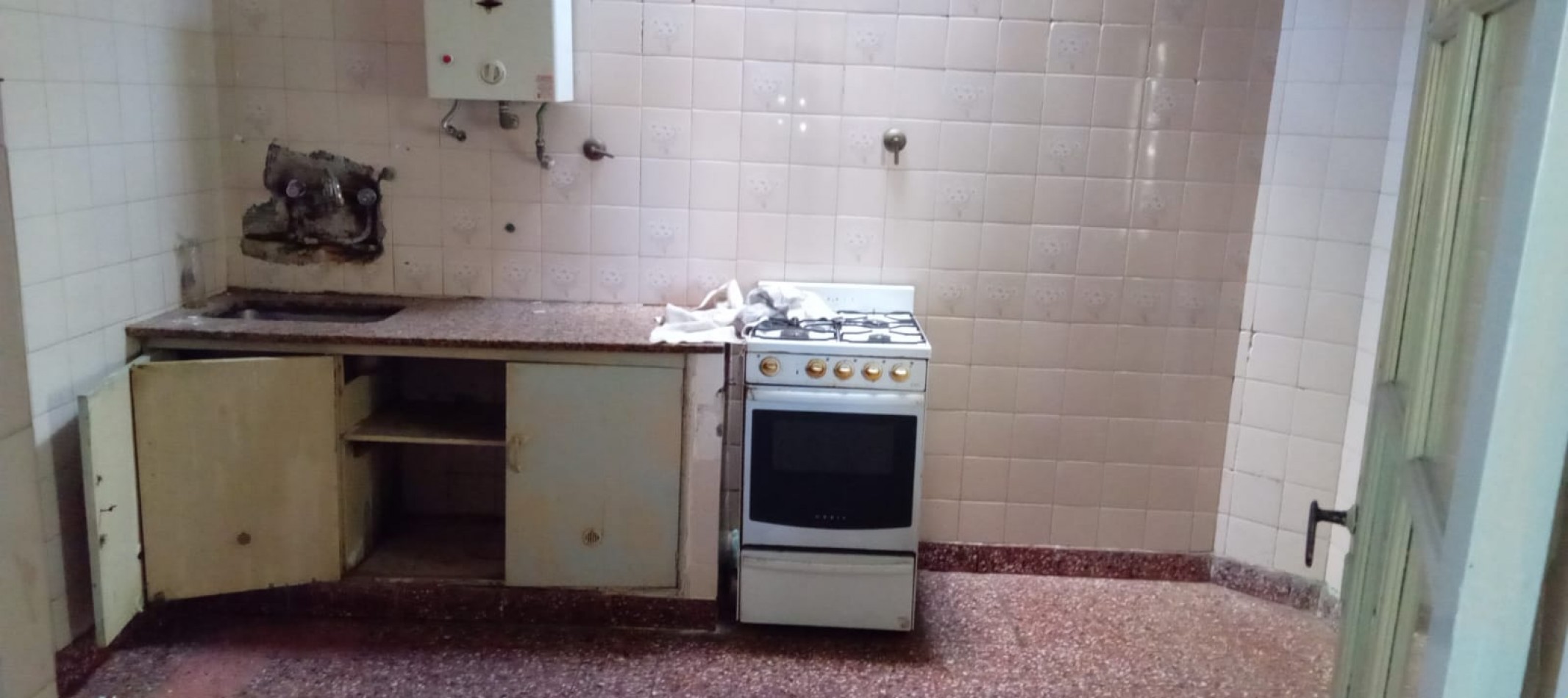 Martiniano Leguizamon 700. PH a refaccionar o construir.