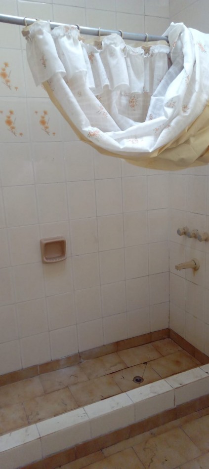 Martiniano Leguizamon 700. PH a refaccionar o construir.