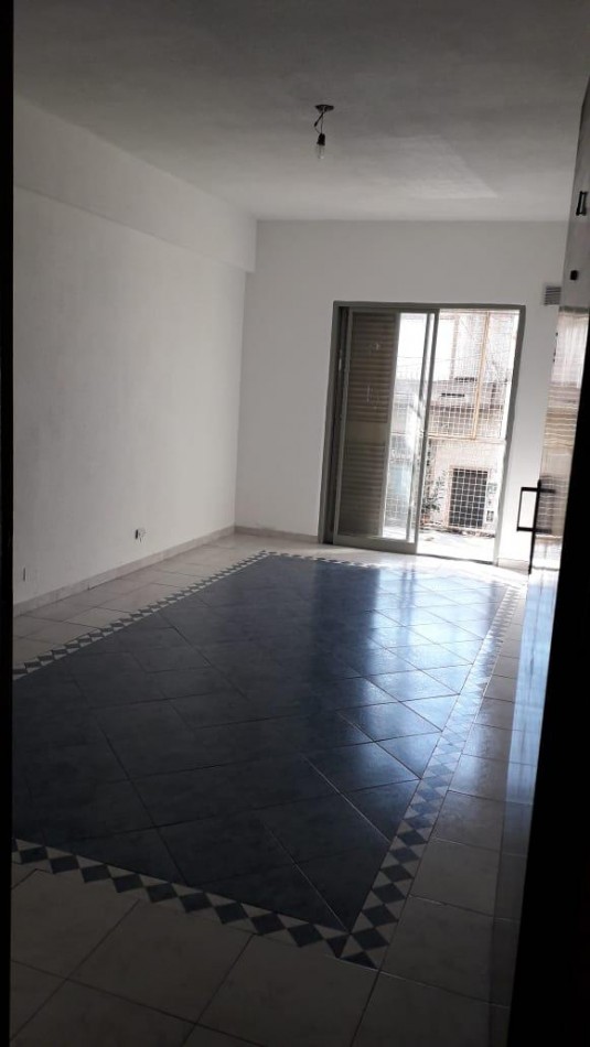 Manuel Artigas 5100. Departamento 3 ambientes