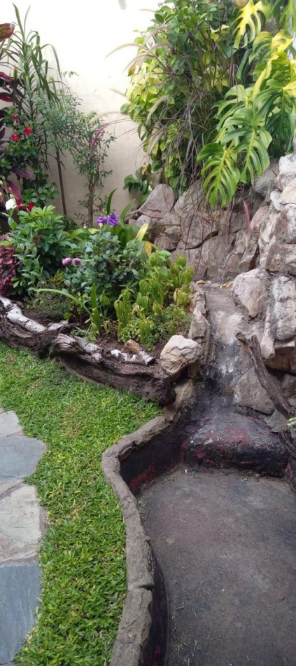 Cosquin 1300. Casa 4 ambientes.