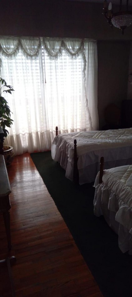 Cosquin 1300. Casa 4 ambientes.