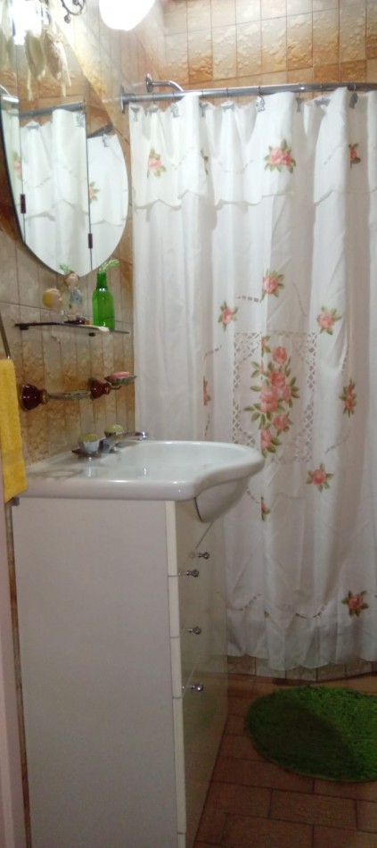 Timoteo Gordillo 1600. Casa para 2 familias.