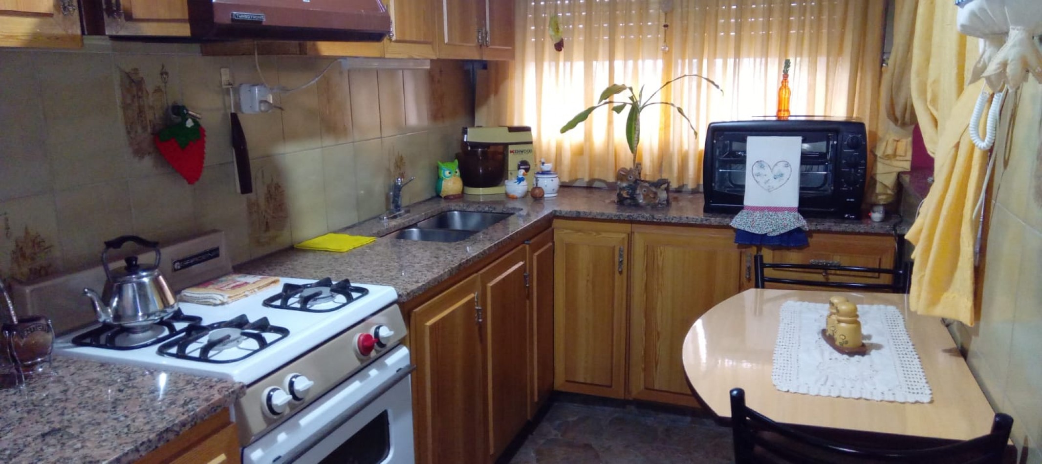 Timoteo Gordillo 1600. Casa para 2 familias.