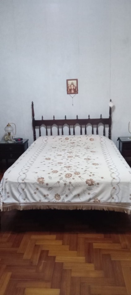 Timoteo Gordillo 1600. Casa para 2 familias.