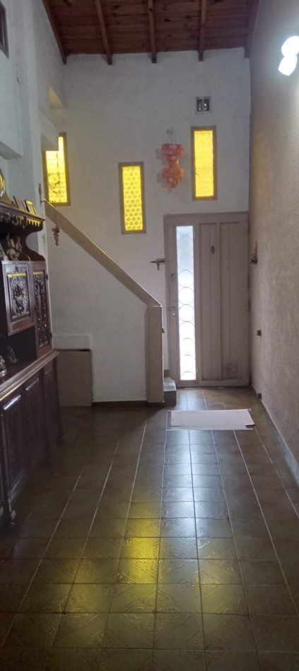 Timoteo Gordillo 1600. Casa para 2 familias.