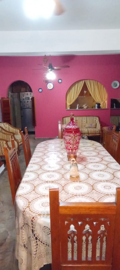 Timoteo Gordillo 1600. Casa para 2 familias.