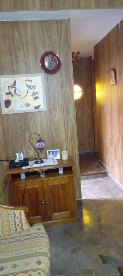 Timoteo Gordillo 1600. Casa para 2 familias.