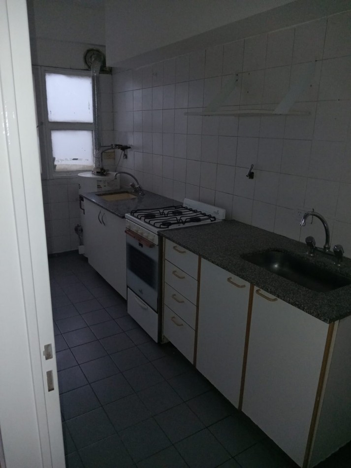 Manuel Artigas 5100. Departamento 3 ambientes al frente.