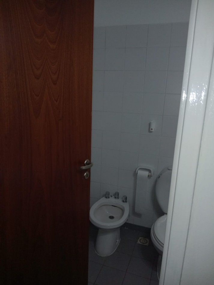 Manuel Artigas 5100. Departamento 3 ambientes al frente.