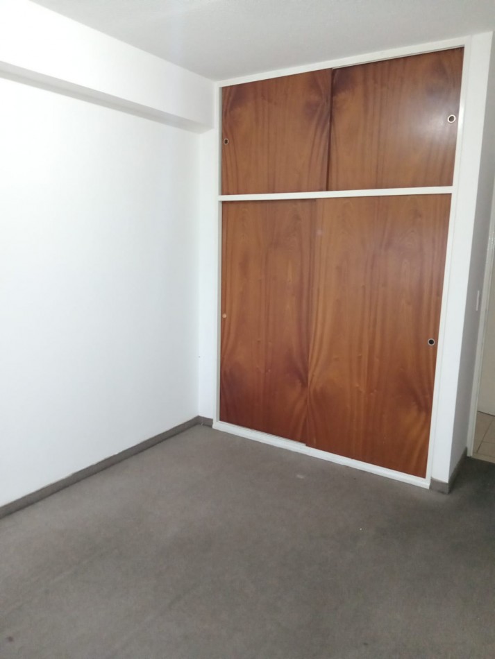 Manuel Artigas 5100. Departamento 3 ambientes al frente.
