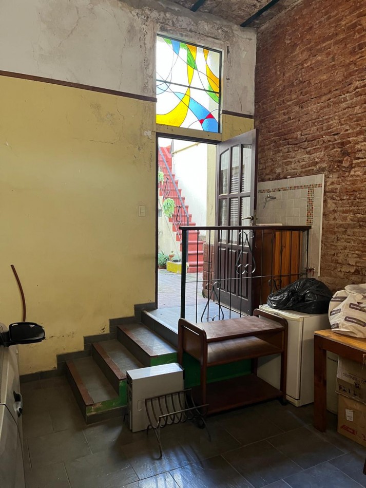 Larrañaga 700. PH 3 ambientes al frente con garage.