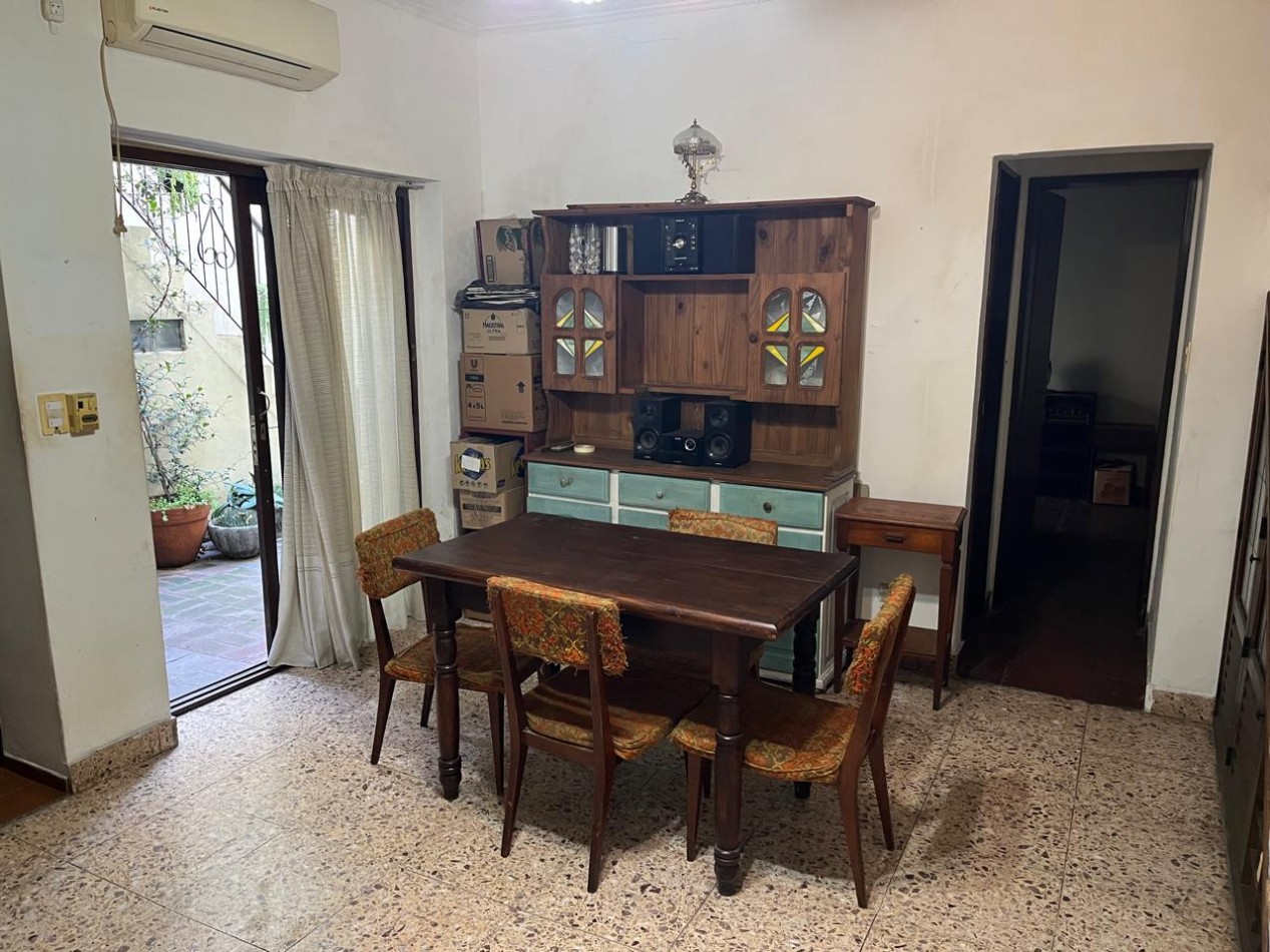 Larrañaga 700. PH 3 ambientes al frente con garage.