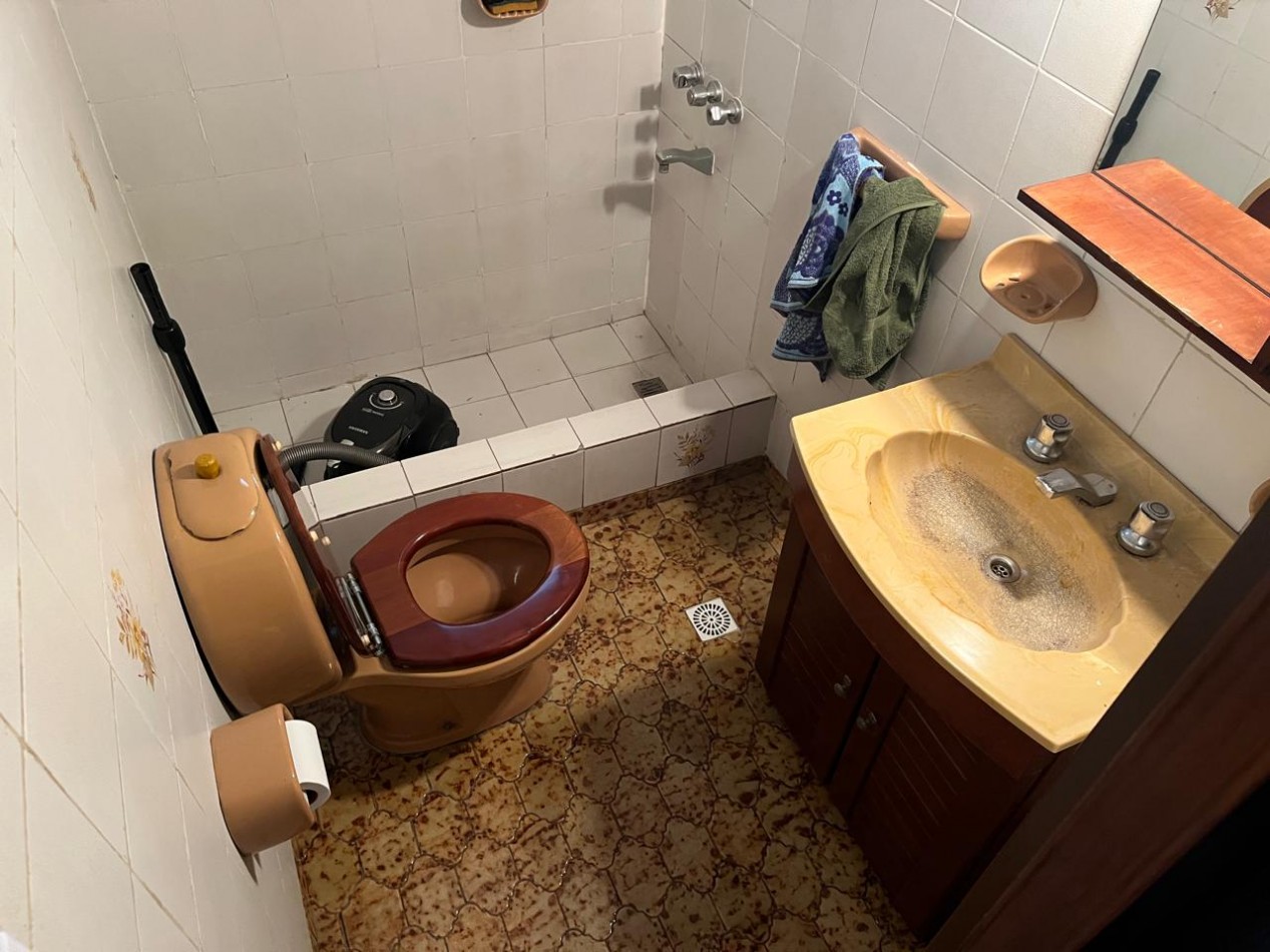 Larrañaga 700. PH 3 ambientes al frente con garage.