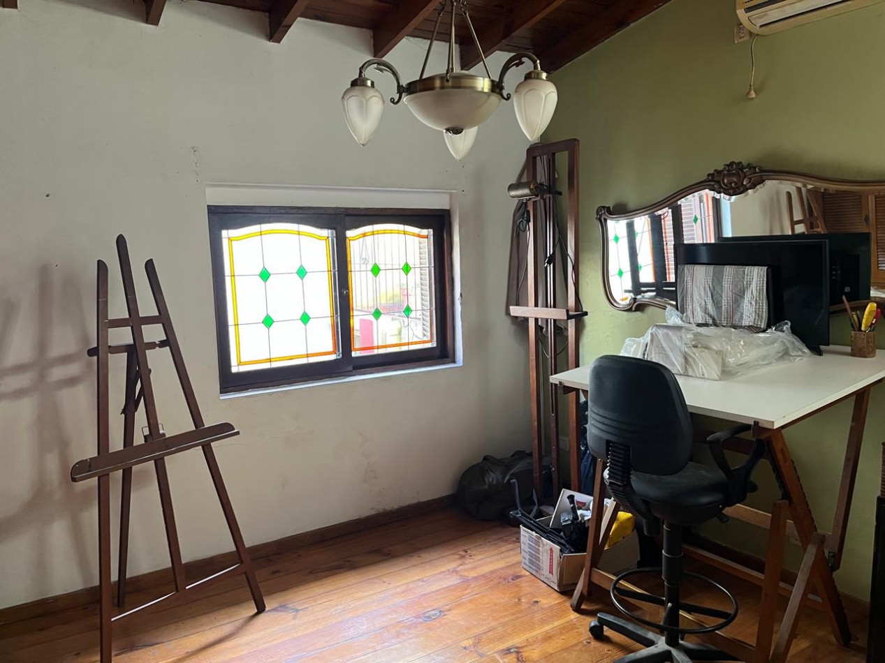 Larrañaga 700. PH 3 ambientes al frente con garage.