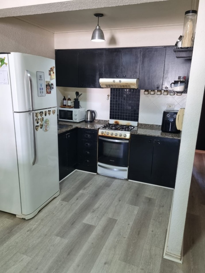 Carhue 1300. PH 3 ambientes.