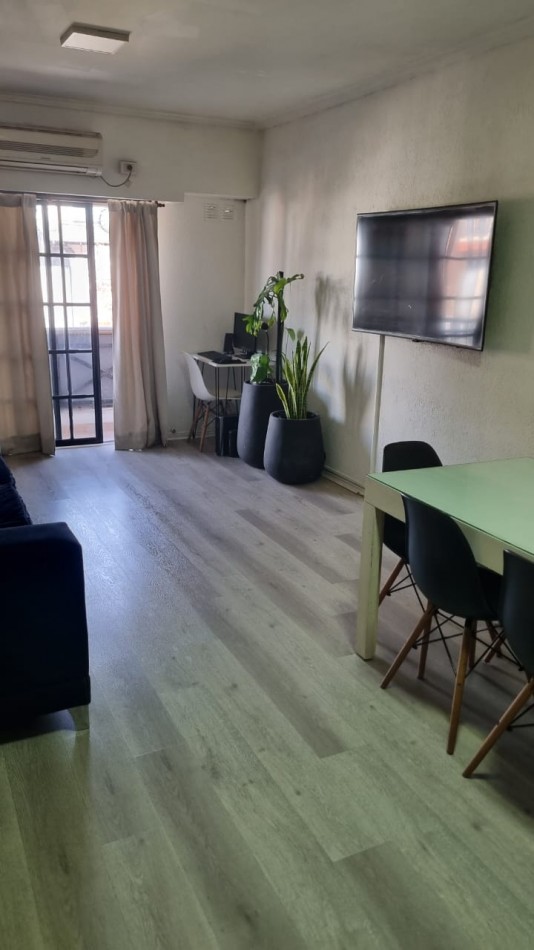 Carhue 1300. PH 3 ambientes.