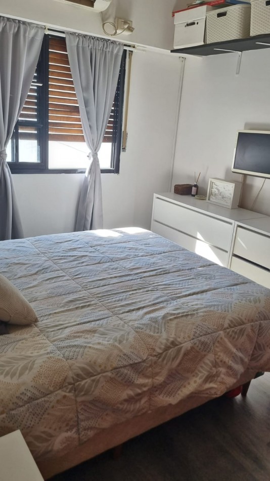 Carhue 1300. PH 3 ambientes.