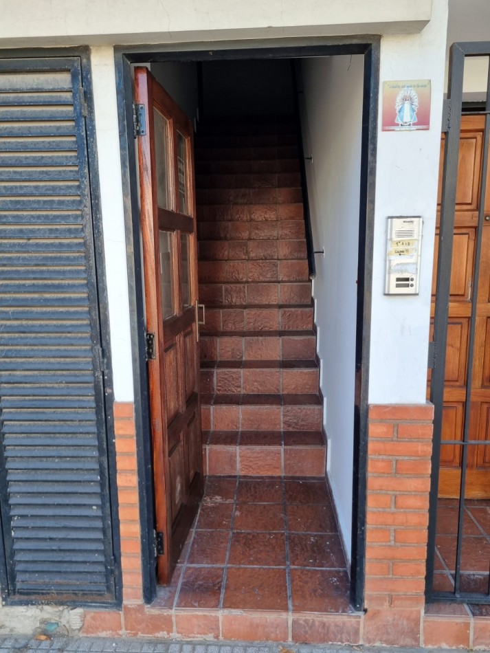 Carhue 1300. PH 3 ambientes.