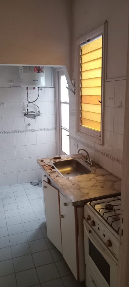 Condarco 900. Departamento 2 ambientes planta baja frente.